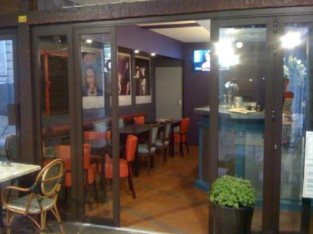 באיון Hotel Le Port Neuf מראה חיצוני תמונה