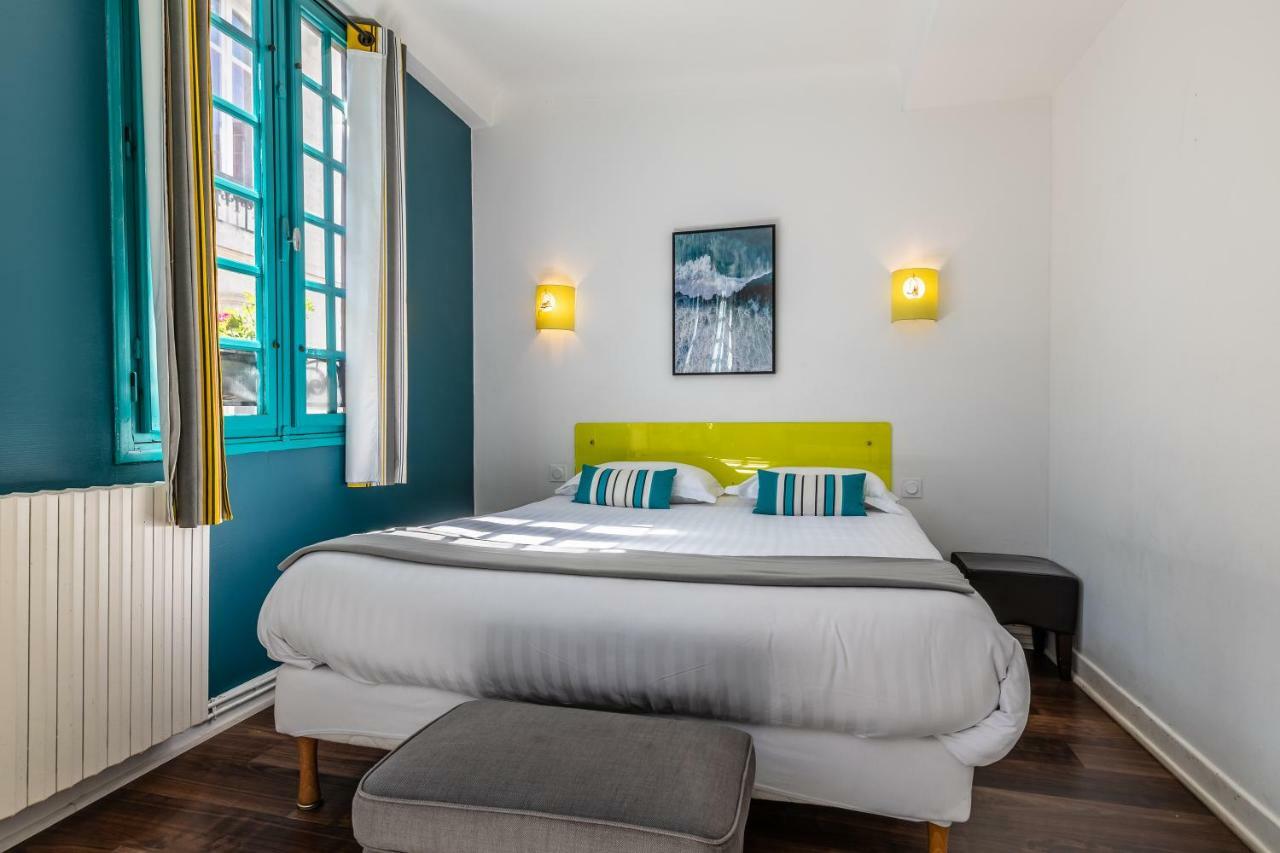 באיון Hotel Le Port Neuf מראה חיצוני תמונה