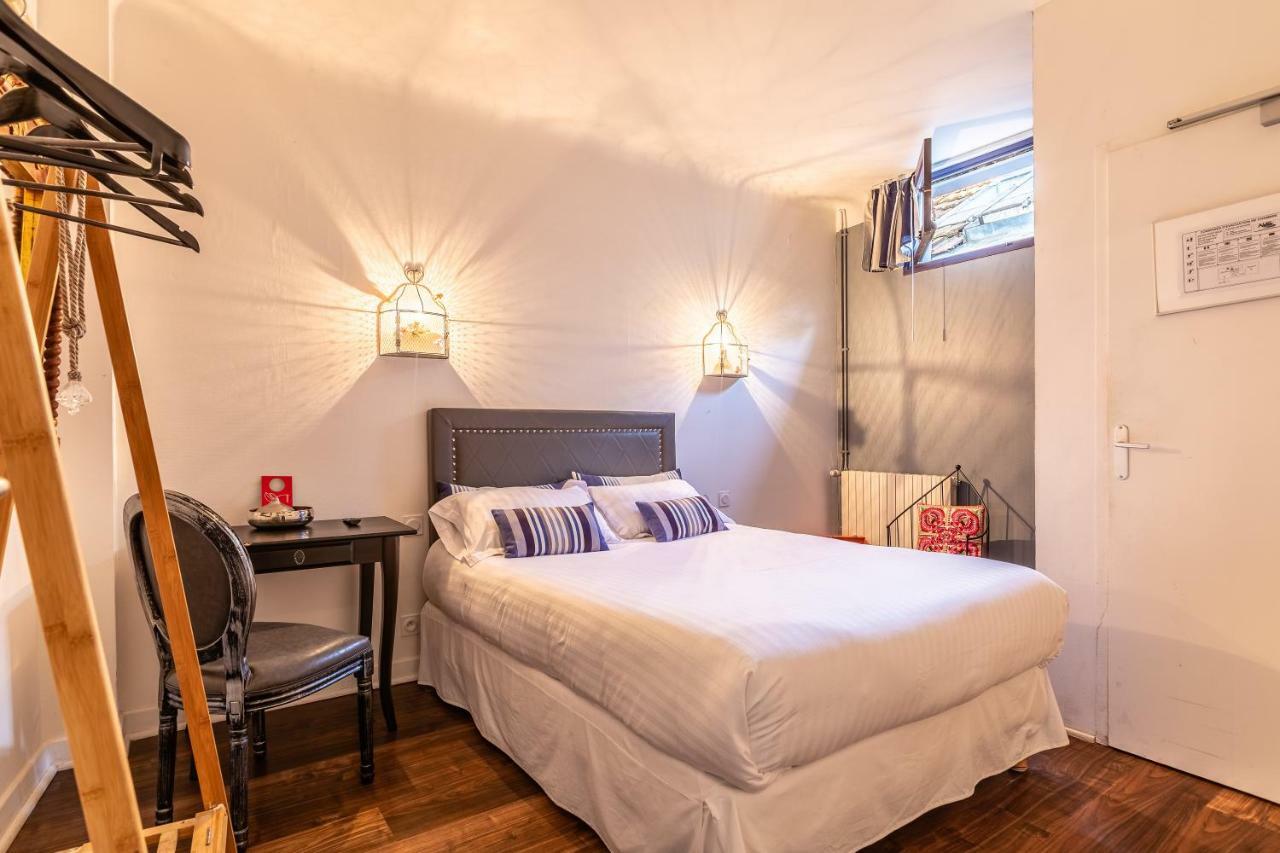 באיון Hotel Le Port Neuf מראה חיצוני תמונה