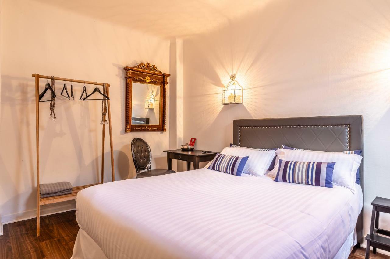 באיון Hotel Le Port Neuf מראה חיצוני תמונה