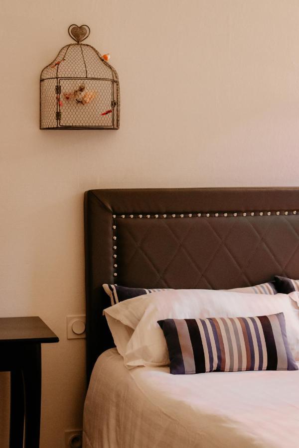 באיון Hotel Le Port Neuf מראה חיצוני תמונה